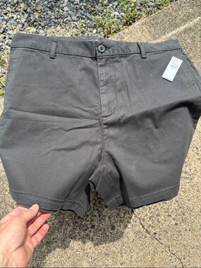 Old Navy Men's Charcoal Flat-Front Chino Shorts
